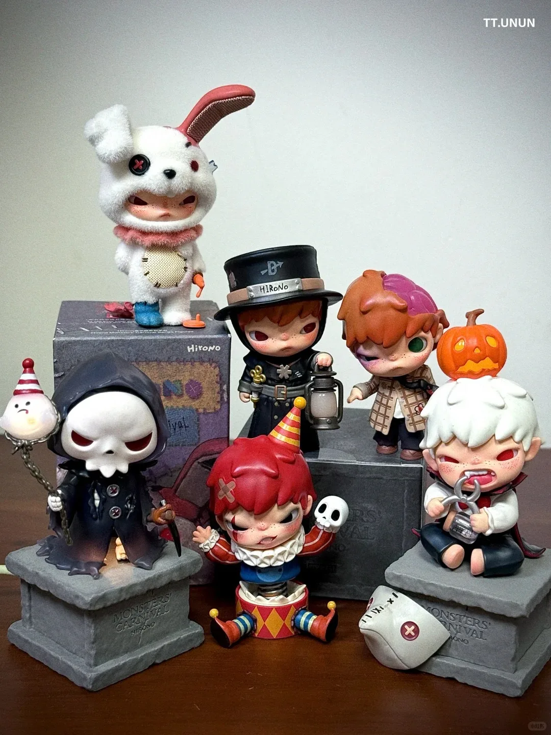 

POPMART Hirono Ono Ghost Park Series слепая коробка милые и интересные декоративные игрушки в качестве подарка на день рождения-сюрприз