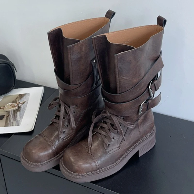 

Ботинки до середины икры на шнуровке с круглым носком в стиле ретро, женские модные ботинки на платформе с пряжкой на ремне и толстой подошвой, удобные нескользящие уличные байкерские ботинки