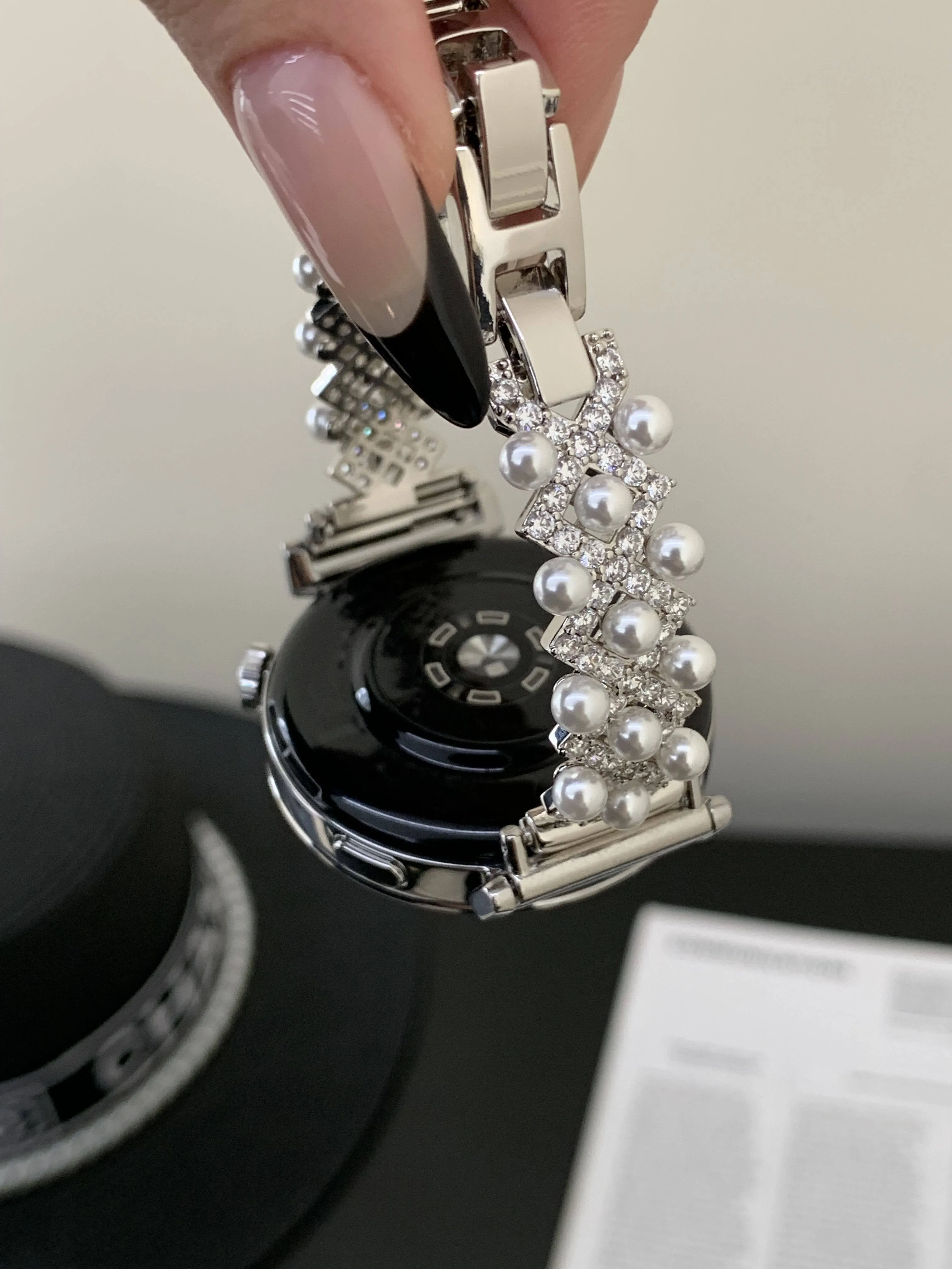 

Cross Pearl Sparkle Diamond подходит для модных ремешков часов 22 мм/20 мм/18 мм на Huawei GT5/GT5 Pro/GT4/GT2/3/4