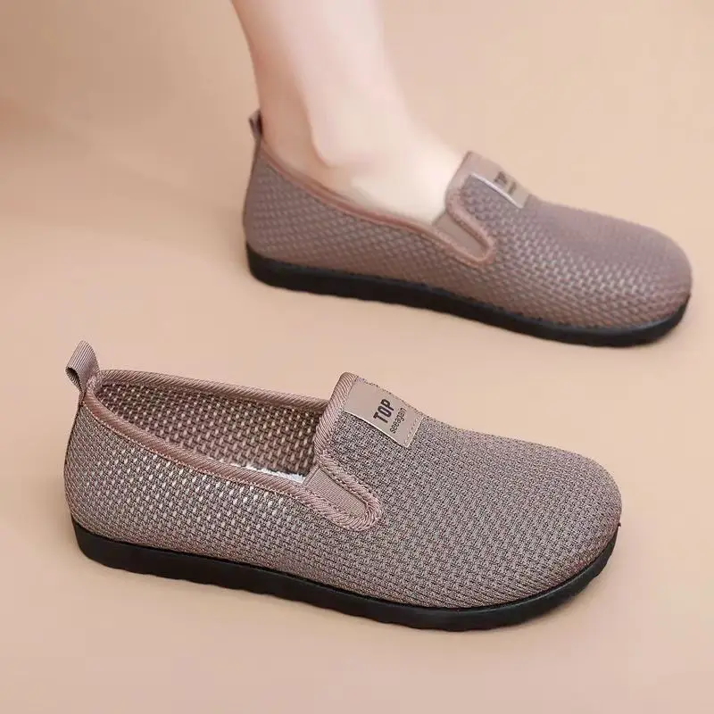 

Middle Aged And Elderly Women Flat sole Mesh Shoes Summer New Soft sole Breathable Lightweight Slip On Round Toe Casual Shoes