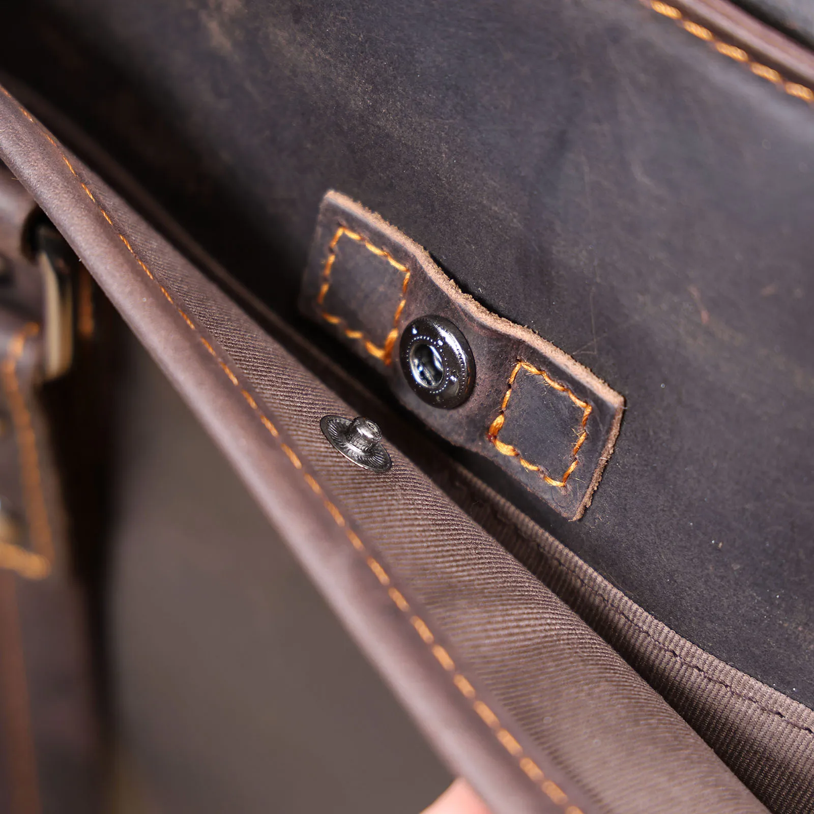S.WORKER Vintage Echtleder Herren-Aktentasche 15“ Laptop-Handtasche Schultertaschen Retro Casual Stil – Detail 19