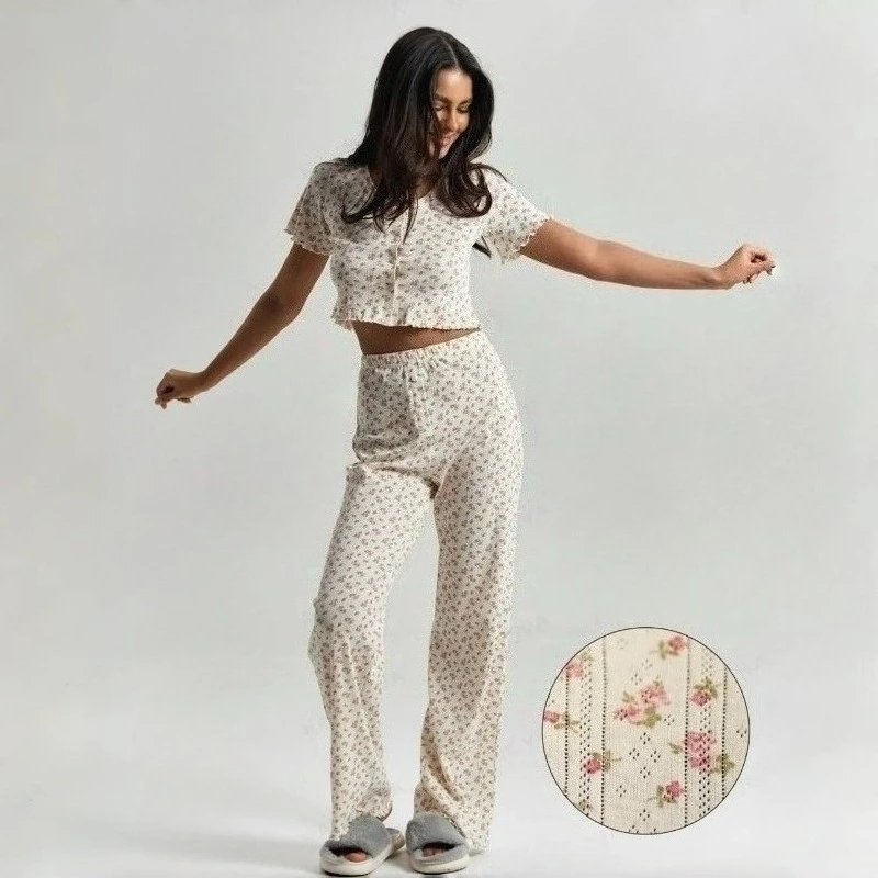 New Arrival: American-Style Women's Spring/Fall Pajamas—short-Sleeve Top and Long Pants Set with Small Floral Print
