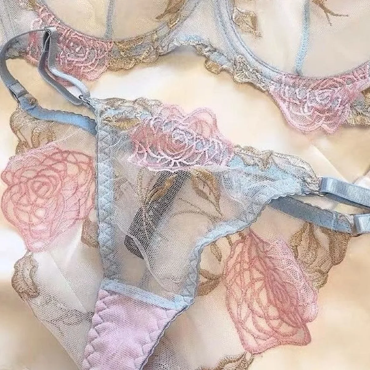 المرأة مثير مجموعة الملابس الداخلية أنيقة رقيقة الدانتيل الصدرية مجموعة انظر من خلال مجموعات موجزة الملابس الداخلية الناعمة السيدات حمالة صدر ولباس داخلي مجموعة