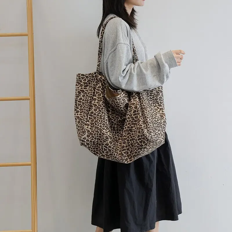 Large Capacity Leopard Print Canvas Bag Women\'s 2024 New Casual Open Shoulder Bag Fashionable Versatile Portable Tote Bag