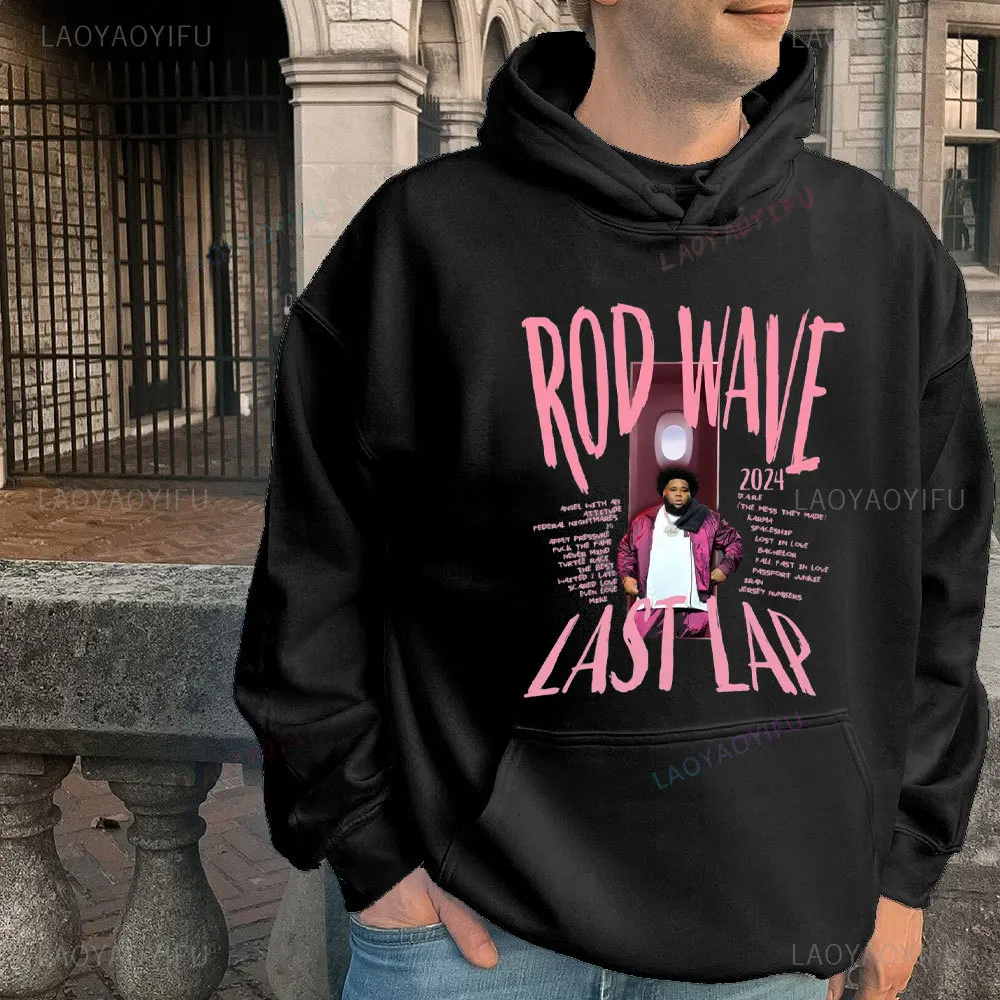 Rod Wave The Last Lap 2024 Rod Ware Design Rosa gemusterte Herren- und Damen-Sweatshirts, schwarzer Kapuzenpullover mit tief angesetzten Schultern