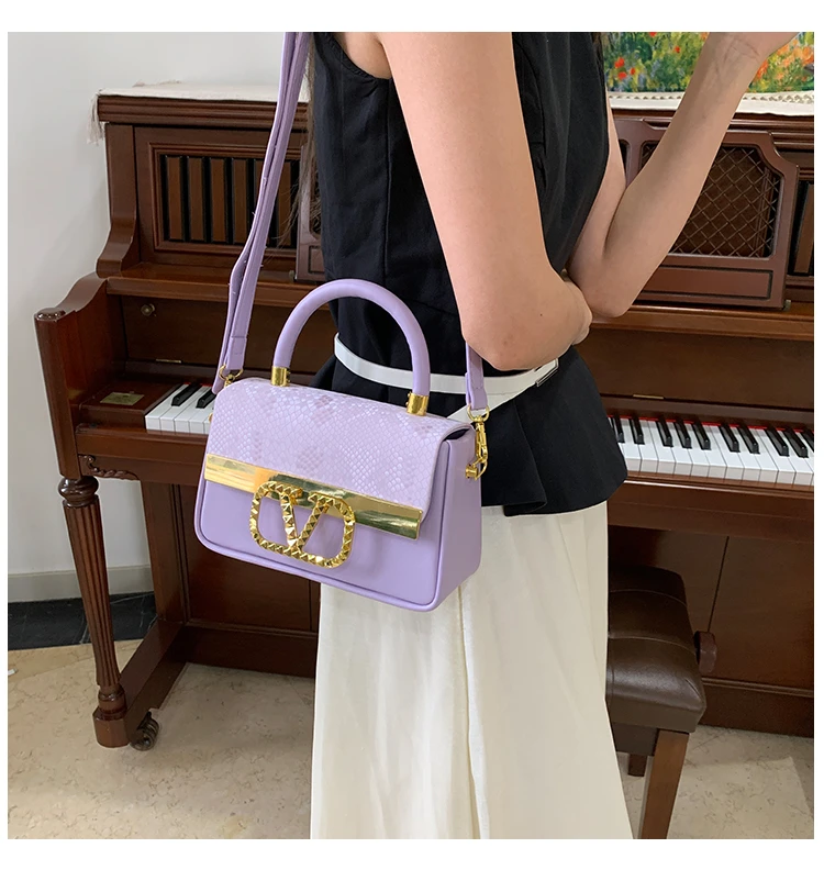 

Прекрасная бархатная новинка 2025 года, женская роскошная брендовая кожаная сумка на плечо, известный дизайнер, классическая популярная повседневная сумка