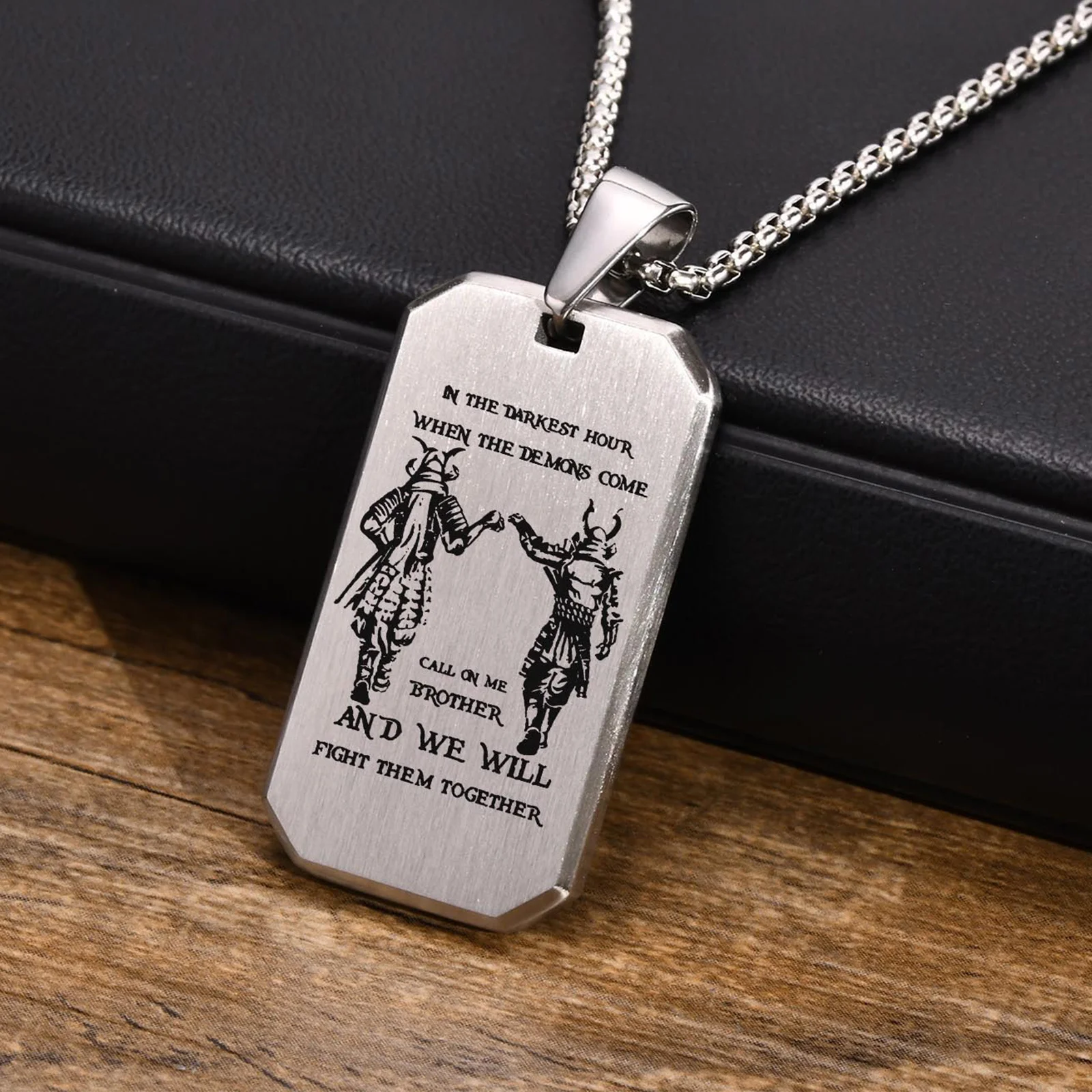 Gratis Custom Samurai Dog Tag Kettingen Voor Mannen Brothers Jongens, in De Donkerste Uur Wanneer De Demonen Komen Zal Vechten Ze Samen