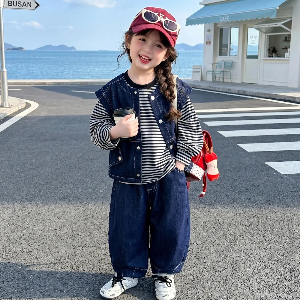 nouvel-ensemble-3-pieces-en-jean-elegant-pour-bebes-filles-collection-automne-2026-avec-sweat-shirt-raye-tendance-pour-enfants
