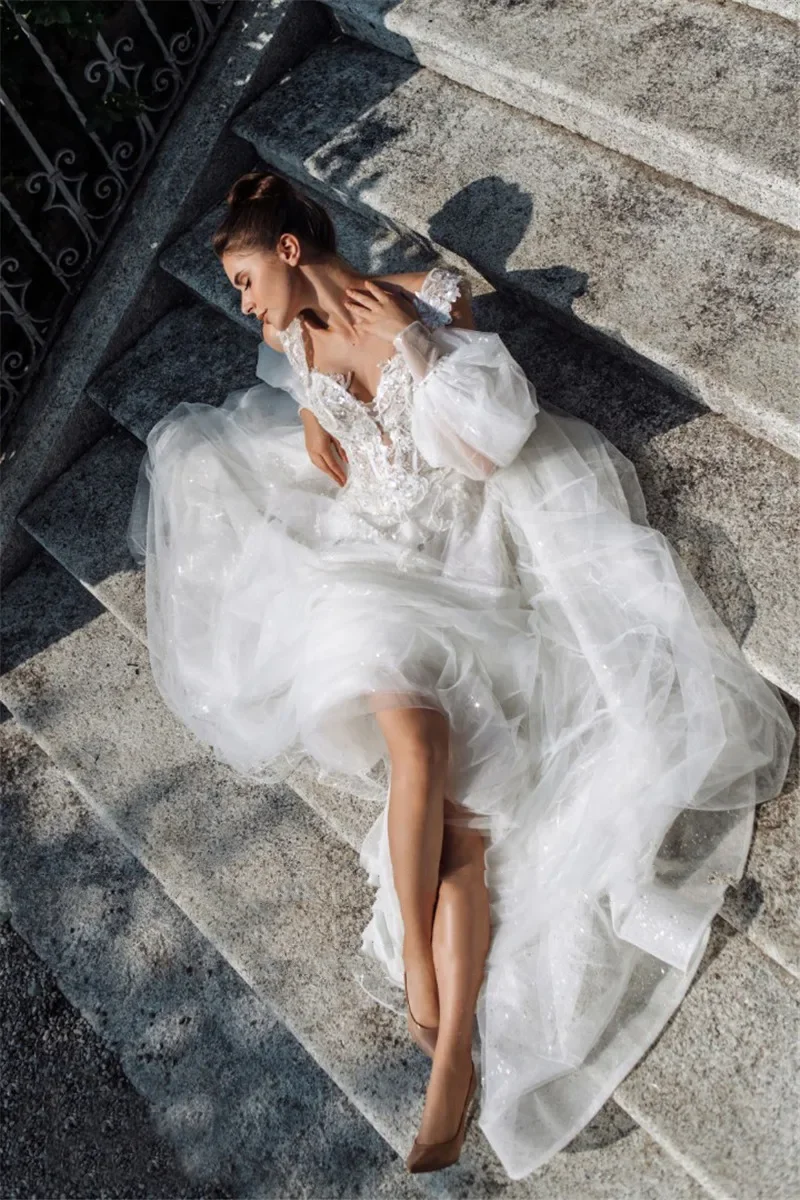 Robe de mariée en tulle blanc sexy avec appliques, camisole, manches bouffantes, dos nu, robe de mariée scintillante, longueur au sol, robe éducative