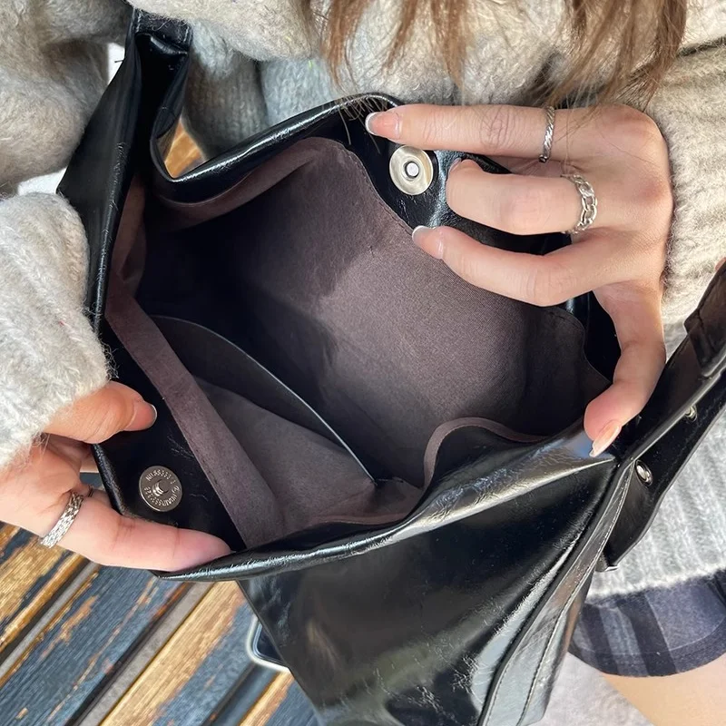 Koreańskie nowe torby Crossbody dla kobiet na co dzień czarne torby na ramię o dużej pojemności moda dojeżdżające do pracy torebki ze skóry