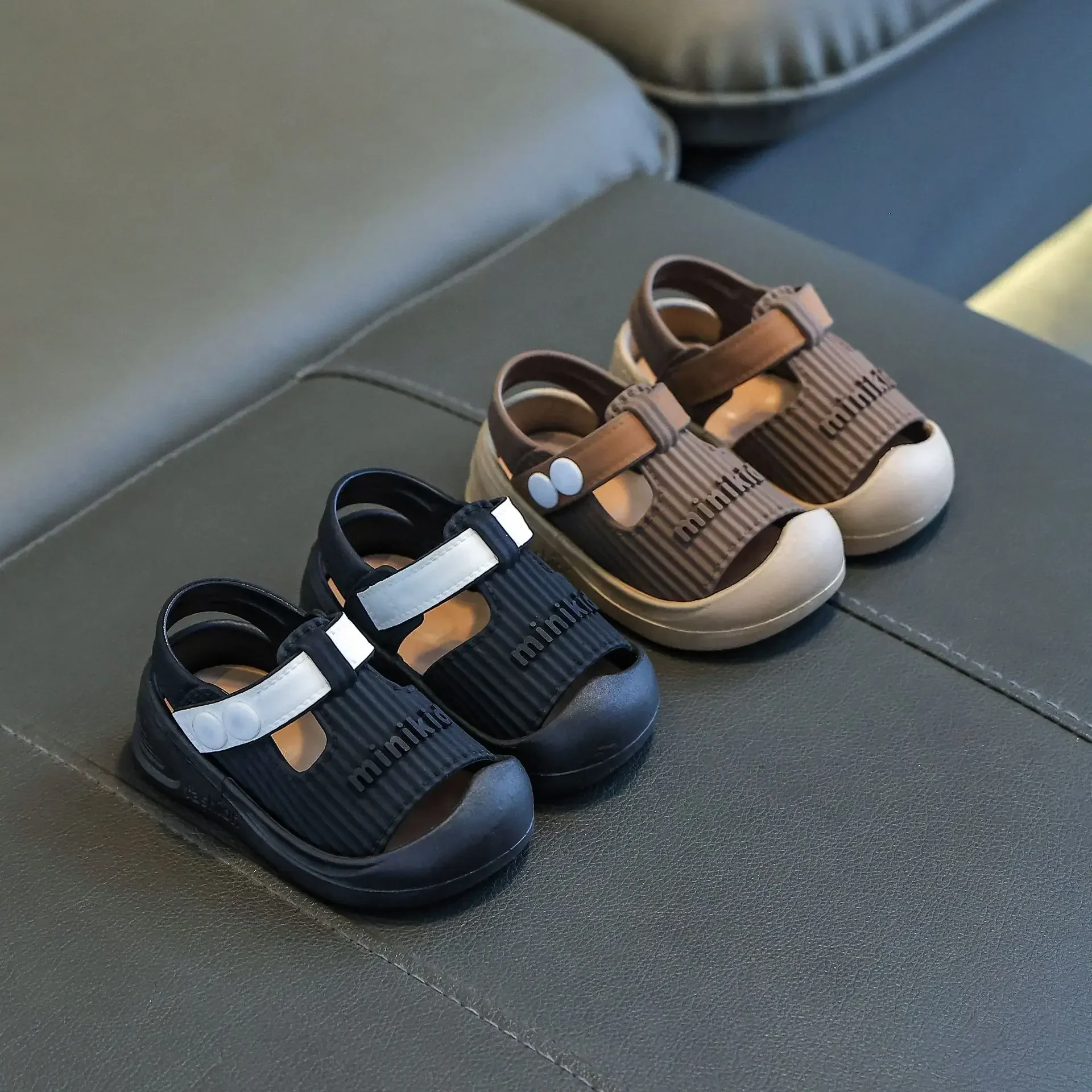 2026 Neue Sommer-Babysandalen für 0-3 Jahre, geschlossene Zehenpartie, rutschfeste, weiche Sohle, Lauflernschuhe für Kleinkinder Jungen – Detail 12