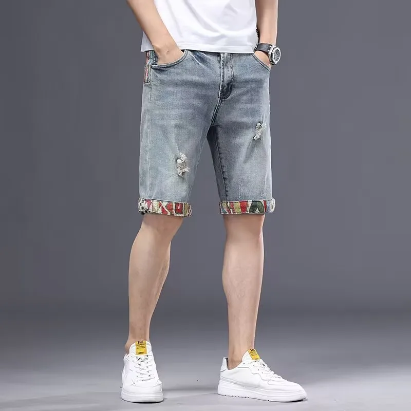 

2026 Summer New Embroidered Ripped Denim Shorts for Men Mid-Length Korean Style Fashion for Casual Streetwear and Daily Use