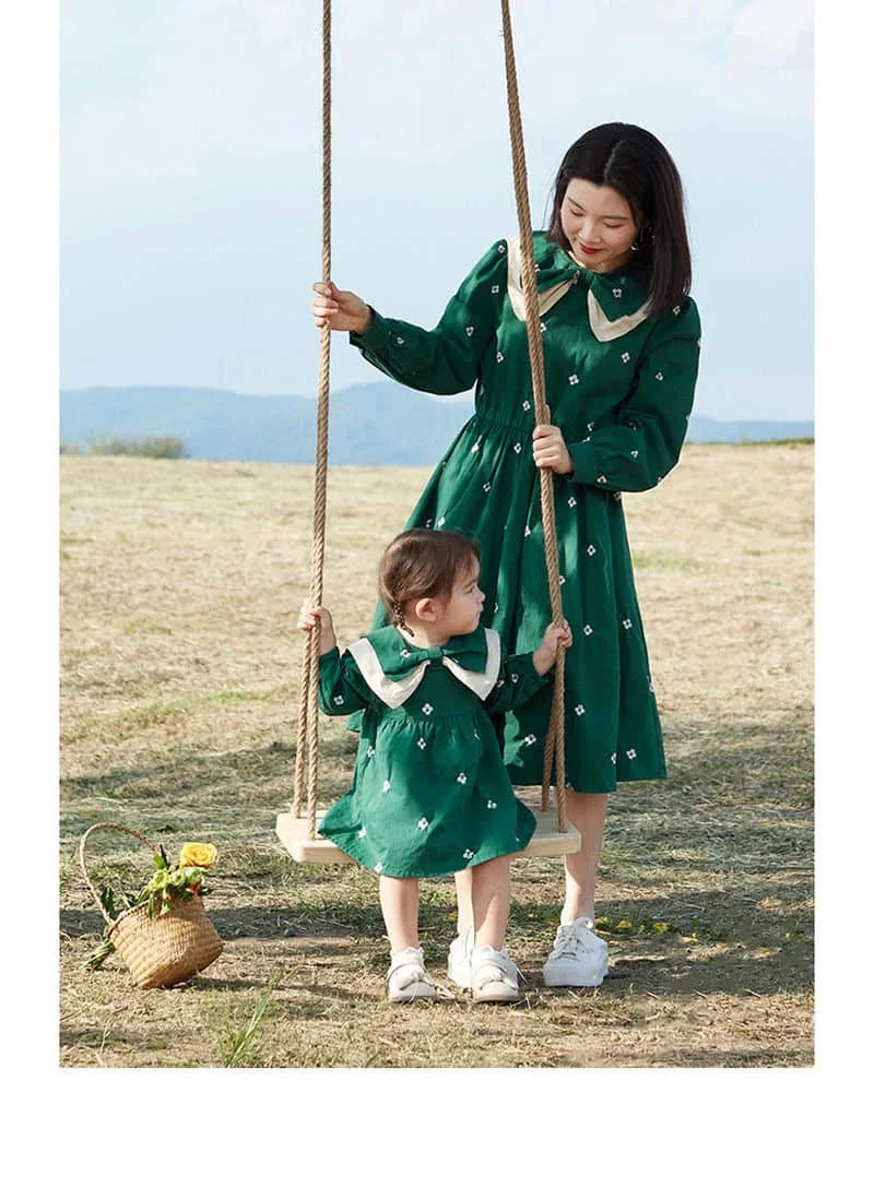 Mommy And Me Dress Summer Enbroidery Florals High Waist Bow Collar Dress Family Matching Clothes For Girls