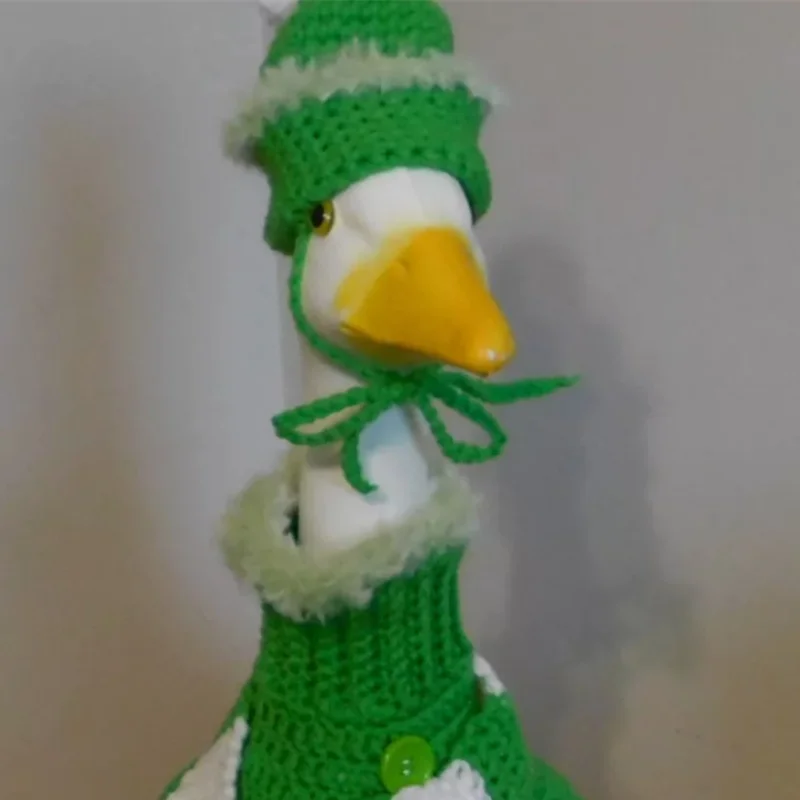 

Adjustable Elastic Strap Goose chicken Hats Handmade crocheted Poultry Stylish Show Costum Poultry Cap Goose Pets Supplies