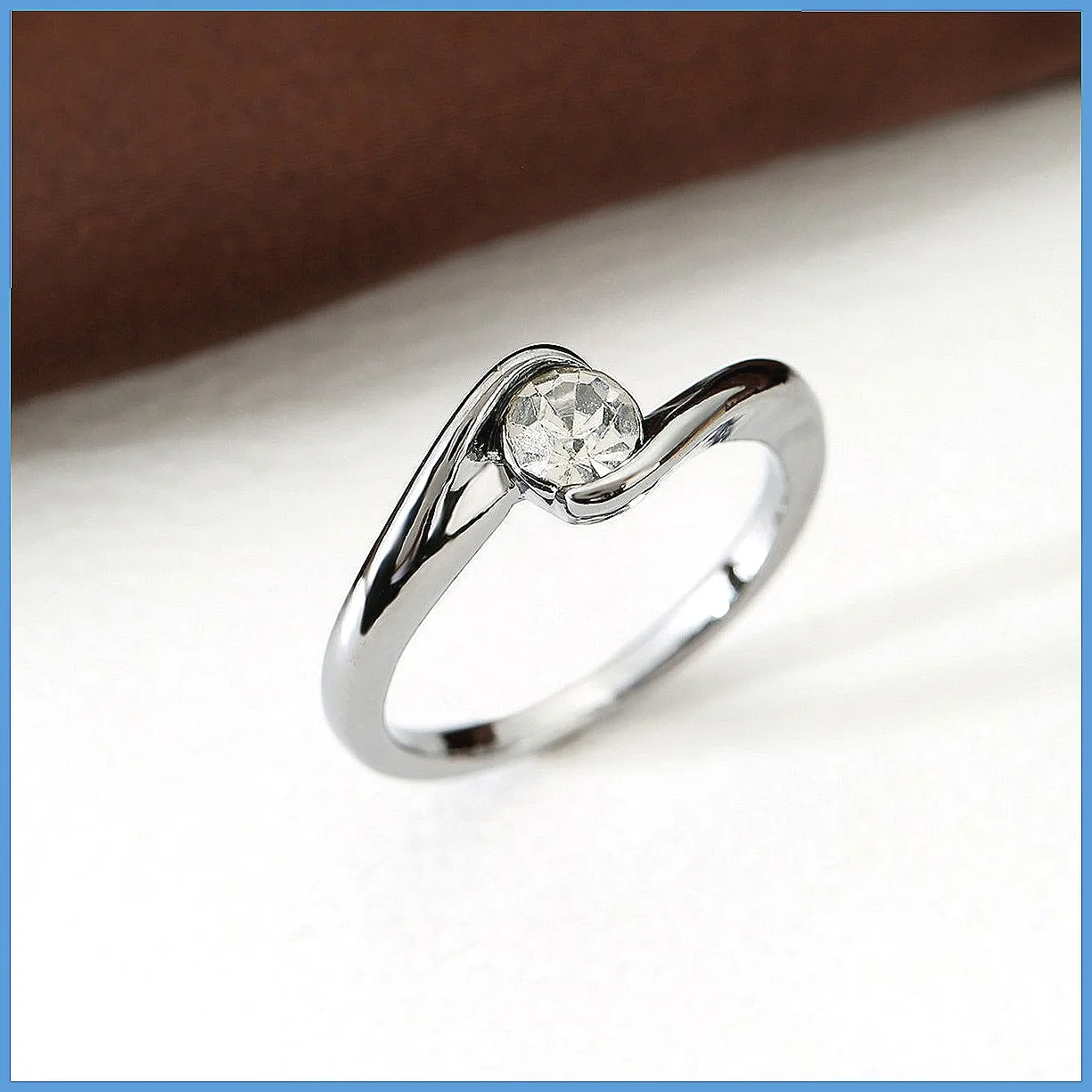 Cross Border Hot Sale 5 Prong Anti-Mozzarella Diamond Ring, High-End Niche Luxury Wedding Engagement Ring
