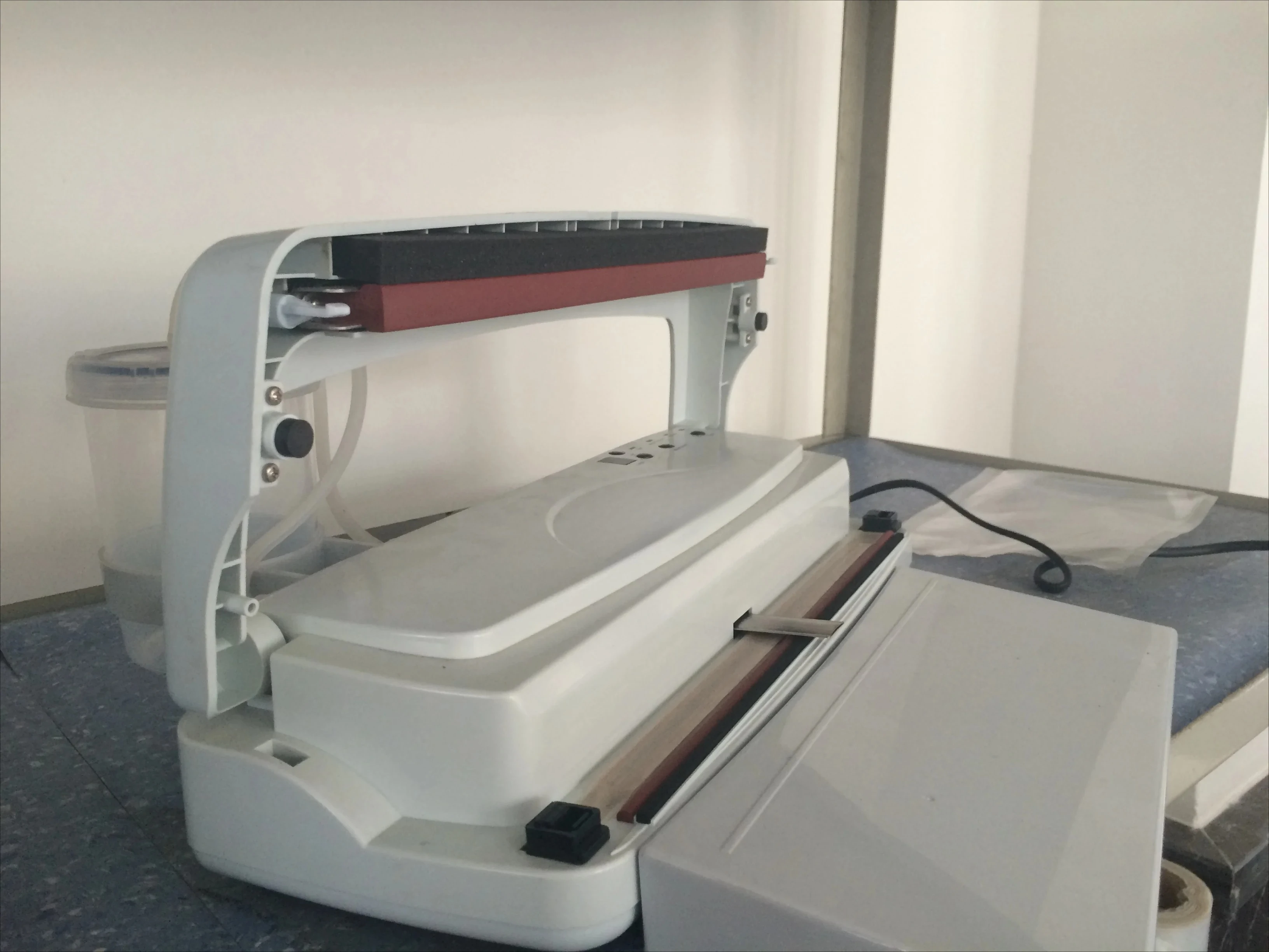 DZ280A Mini Portable Home  Small Size Vacuum Sealer Packing Machine