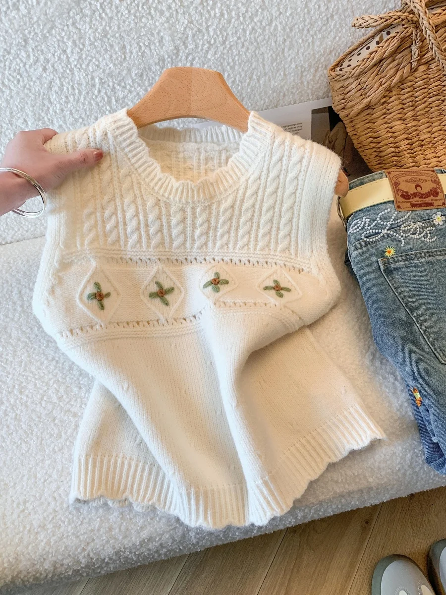 

Sweet Embroidered Flower Knitted Vest Women's Spring Autumn Sleeveless Overlap Wear round Neck Pullover White Loose Fit Hollo...