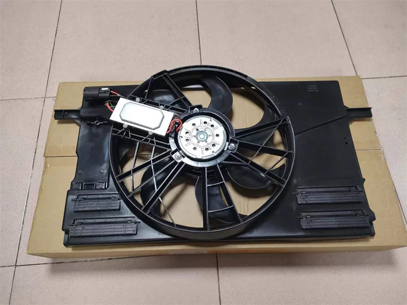 Electric Cooling Radiator Fan with Motor for VOLVO C30 S40 C70 II V50 31261987 30671060 30680587 306805870 30792688 31261988