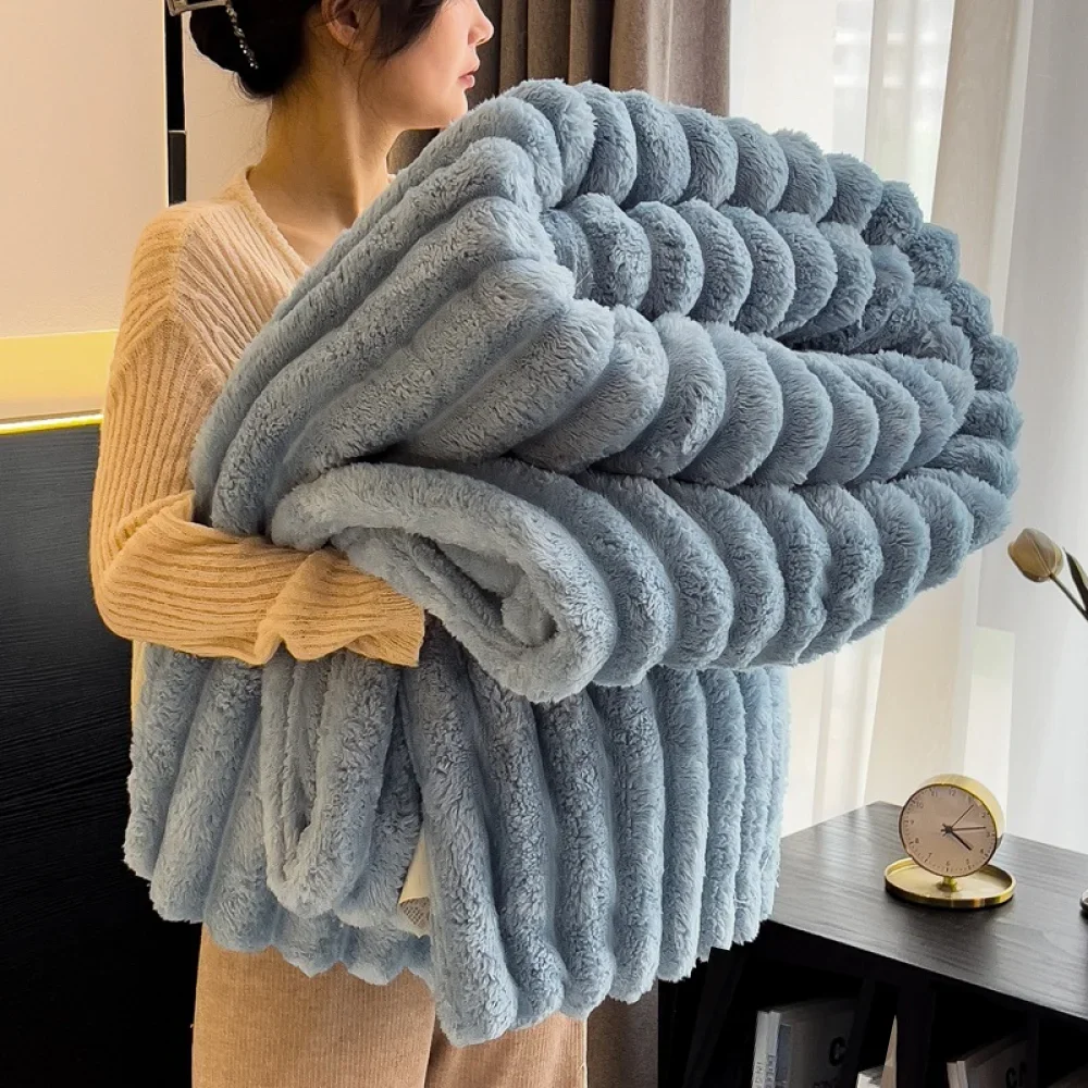1-teilige Überwurfdecke fürs Bett – 250 g/m2, weiche und warme, flauschige Decke, dekorative gestreifte Decken für das Nickerchen/Schlaf im Winter