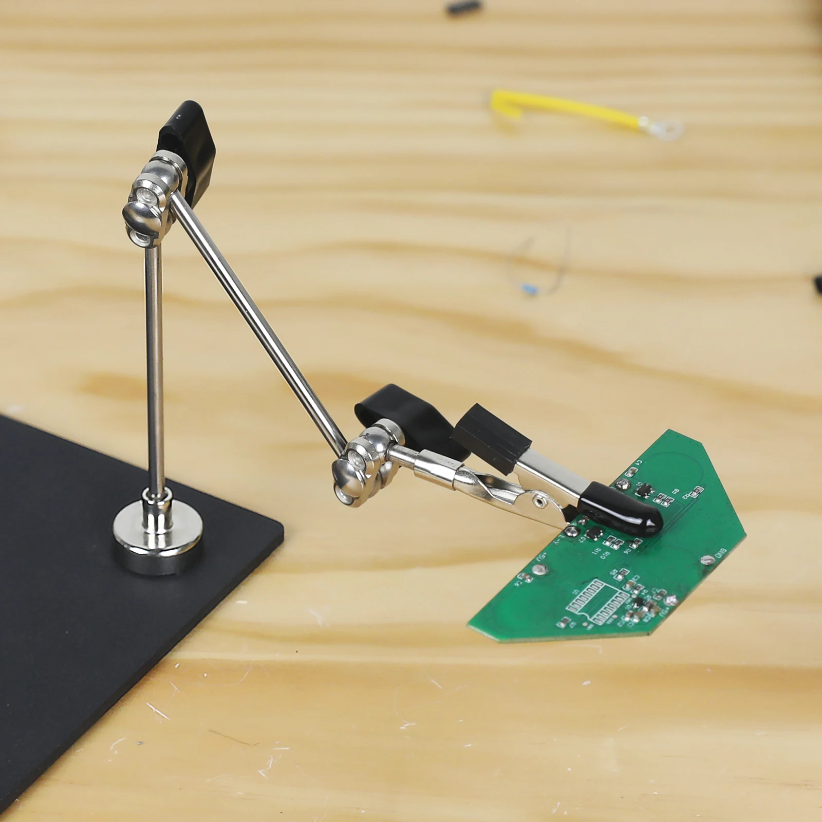 Toolour lutowanie trzeciej dłoni pomocnicze narzędzie z podstawą magnetyczną elastyczne ramię zacisk krokodylkowy do naprawy spawania PCB/IC/SMD
