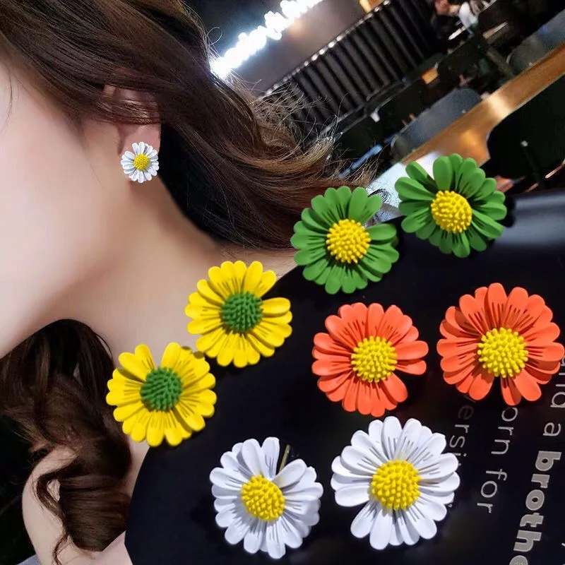 Trendy Sweet Cute Daisy Stud Earrings For Women Girls Korean Fashion Asymmetric Flower Earrings Yellow White Green Party Jewelry