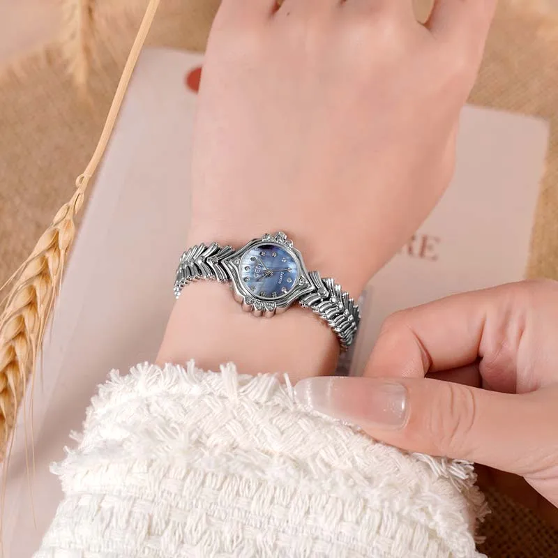 ساعة نسائية مرصعة بالألماس، ساعة يد عصرية من Mother-of-Pearl، سوار ذيل السمكة، ساعة كوارتز فاخرة فاخرة للسيدات
