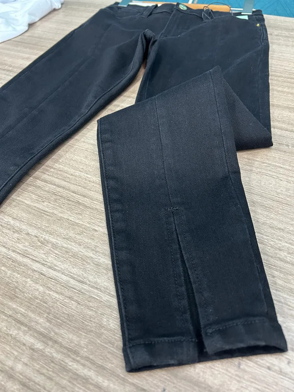 Maxdutti 미니멀리스트 여성 청바지 데님 바지 여성 의류 우아한 통근 중반 허리 신축성 있는 프론트 슬릿 크롭 청바지 여성용