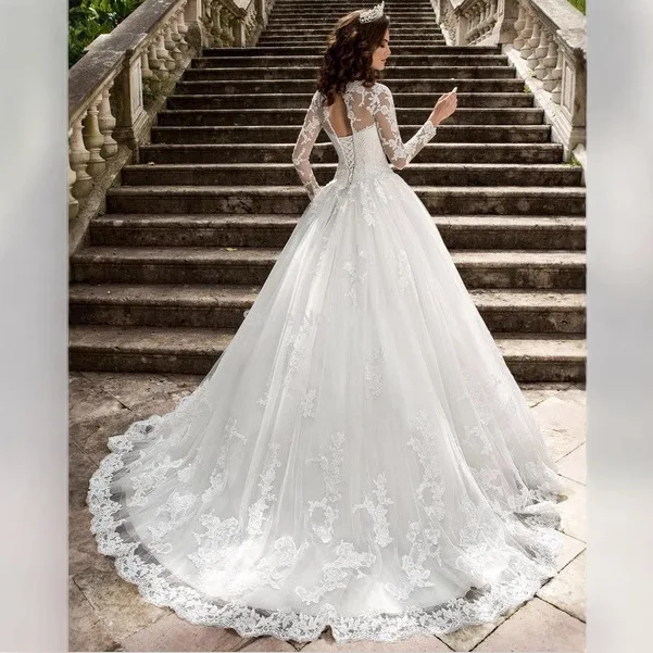 ชุดแต่งงานลูกไม้ยาวเรียบง่าย รุ่นใหม่ ปี 2025 ทรงเข้ารูป ผ้าไหมเอวสูง