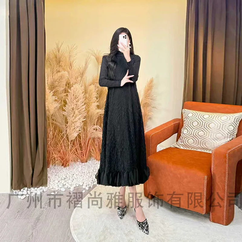 Miyake Fold 2025 automne/hiver nouvelle robe brodée avec rides mode couleur unie pétales haut de gamme longue robe pour les femmes