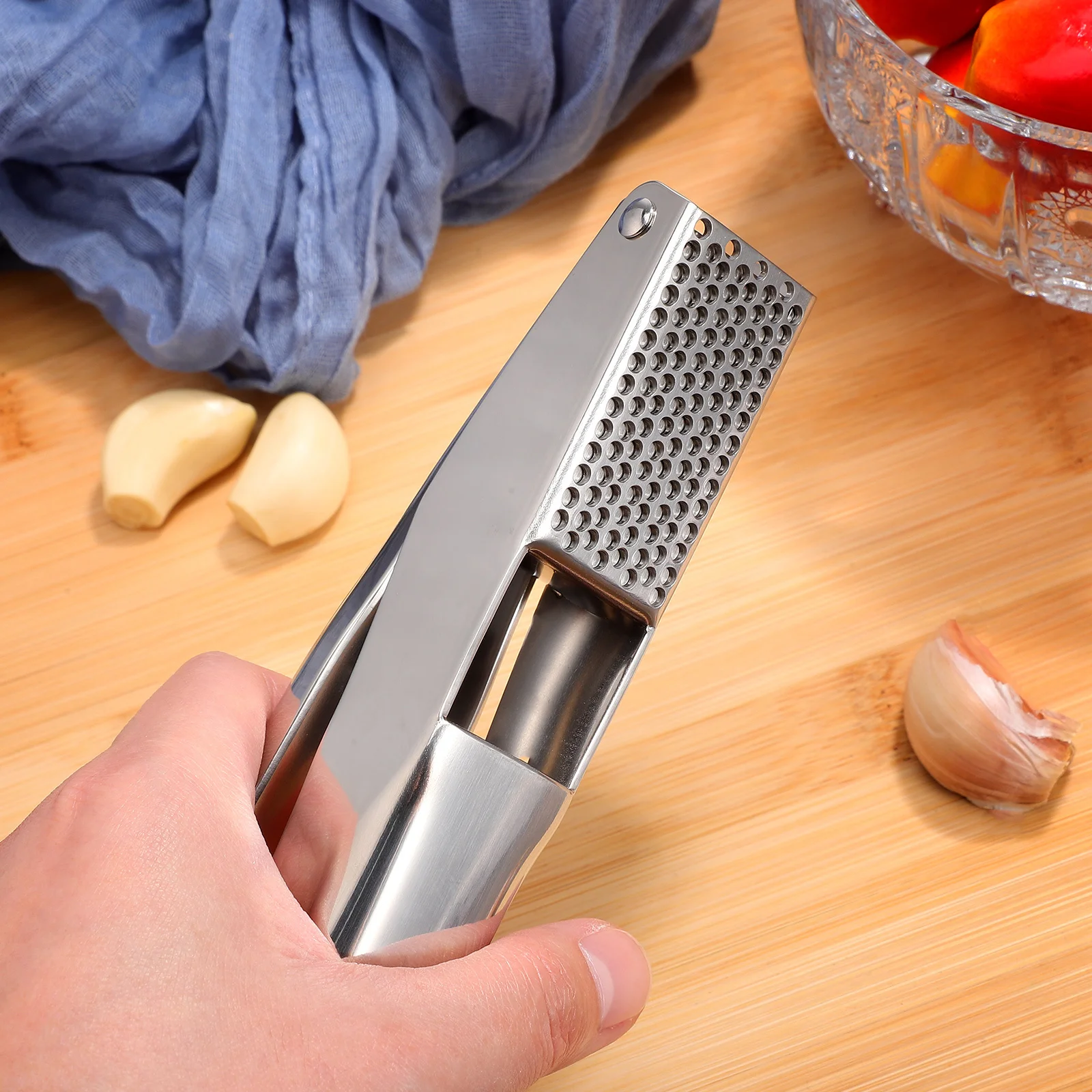 

Stainless Steel Garlic Press Large Capacity Manual Garlic Mincer Easy Use Kitchen Tool Ginger Chili Veggie Chopper