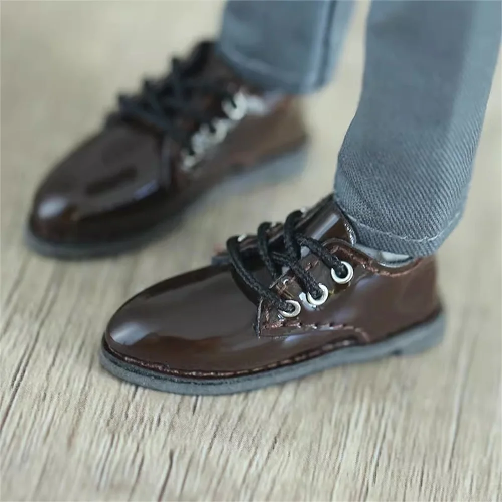 P20 YMY23/25 OB22 OB24 Boneca Masculina Na Moda Cavalheiro Sapatos de Couro Pontudo Brilhante Modelo Acessórios Em Estoque