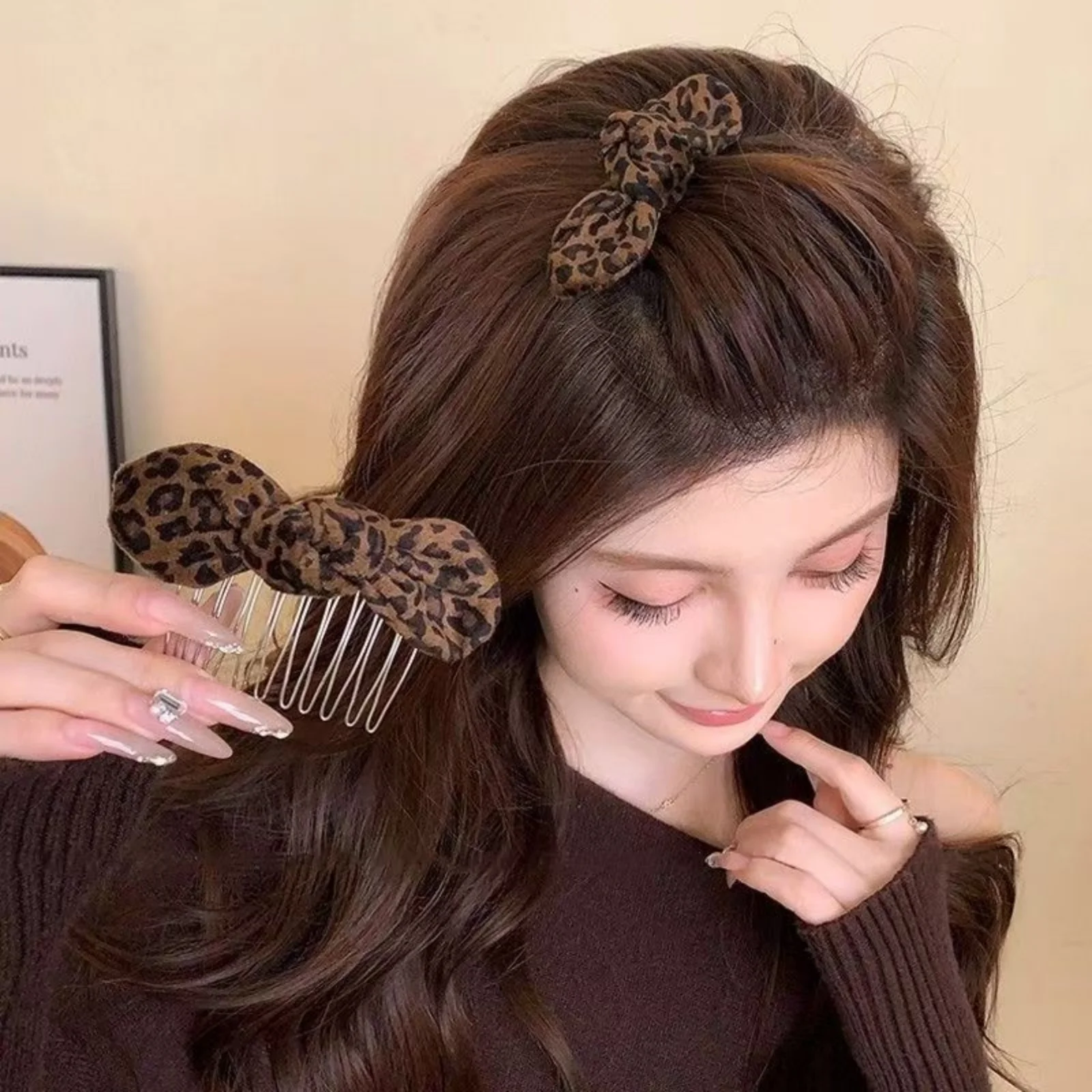 

1 шт. Заколка для волос с леопардовым принтом и бантом для женщин, милые плюшевые заколки-бантики, нескользящие металлические гребни для укладки волос, модный аксессуар для волос