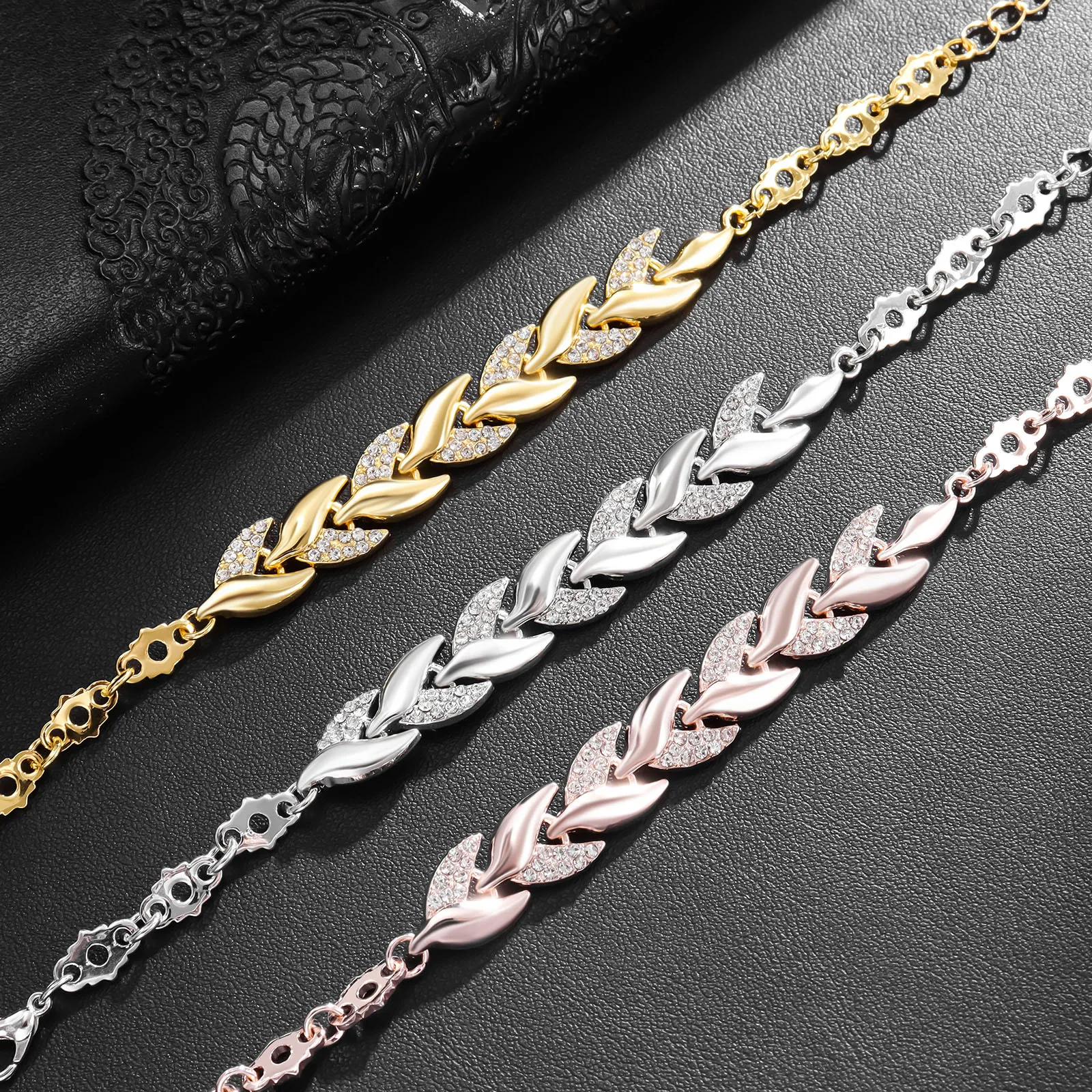 Luxury Love Braided Leaf Bracelet Charm Crystal Wedding Bracelets for Women Anniversary Valentines Day Gifts Aesthetic Jewelry