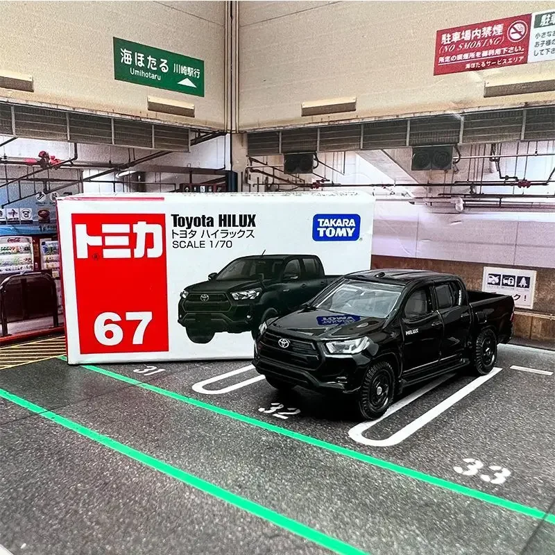 

TAKARA TOMY Tomica Mini Alloy Car No. 67, пикап Toyota Helix Black Warrior, детские игрушки, маленькая модель автомобиля, подарочная коллекция