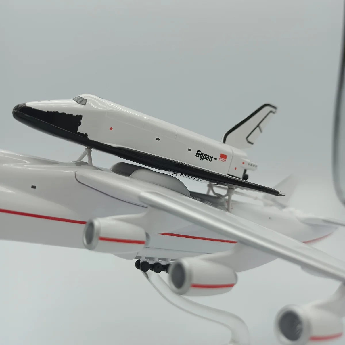 Diecast 1/400 Scale An-225 AN225 Blizzard Space Shuttle Aircraft Model Toy Airplane for Fans Adult Collection Souvenir