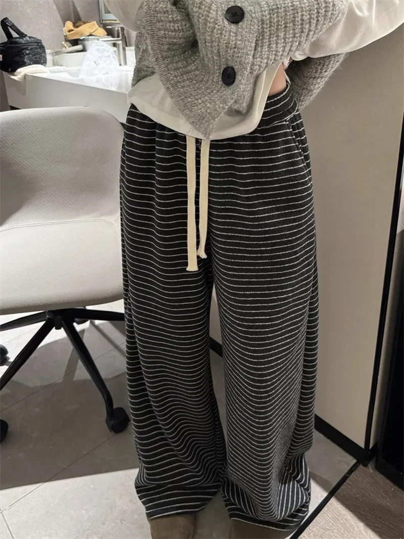 

Laid-back Korean Style Fleece Lined Towel Velvet Wide Leg Pants Striped Loose Fit Casual Trousers for Women