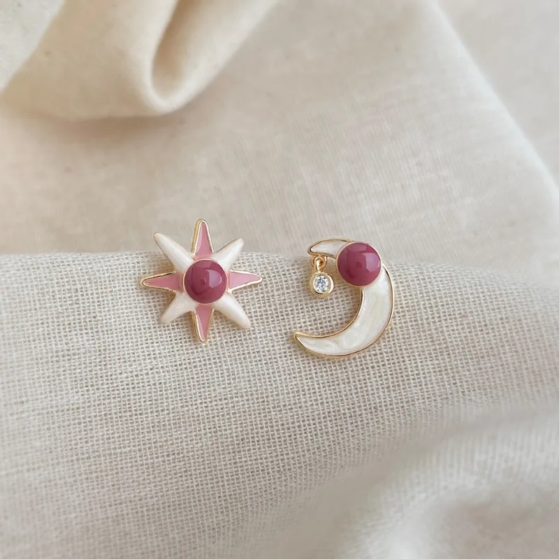 

New Asymmetric Eight-Pointed Star Moon Earrings Fresh Sweet Preppy Style Studs Jewelry