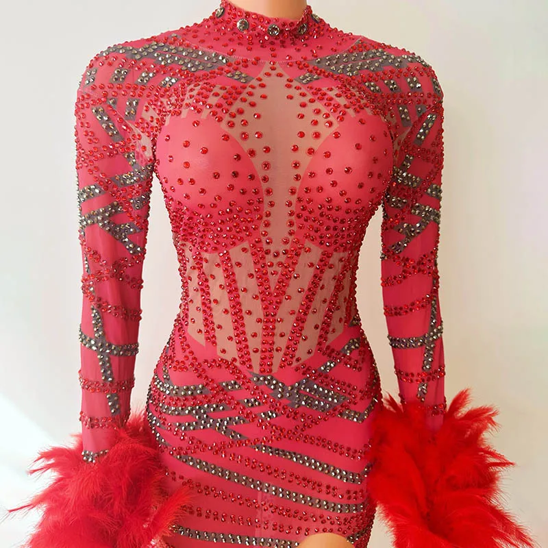 Bar chanteur Costume plumes rouges tempérament Sexy Robe de soirée discothèque modèle défilé danse Banquet dîner Robe Cocktail Luxe