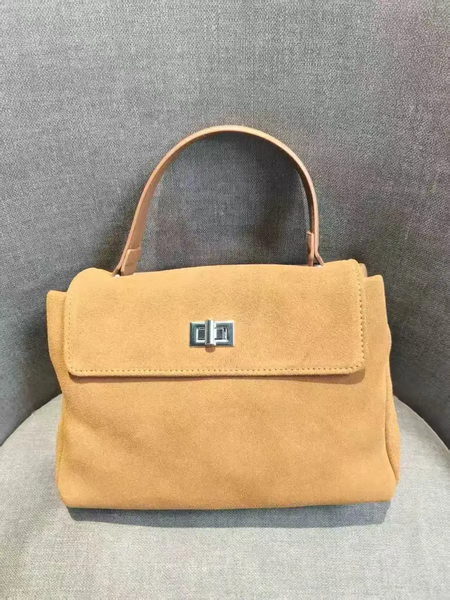 

2026 designer trend matte suede handbag, high-quality genuine cowhide women's luxury handbag, suitable for commuting shopping