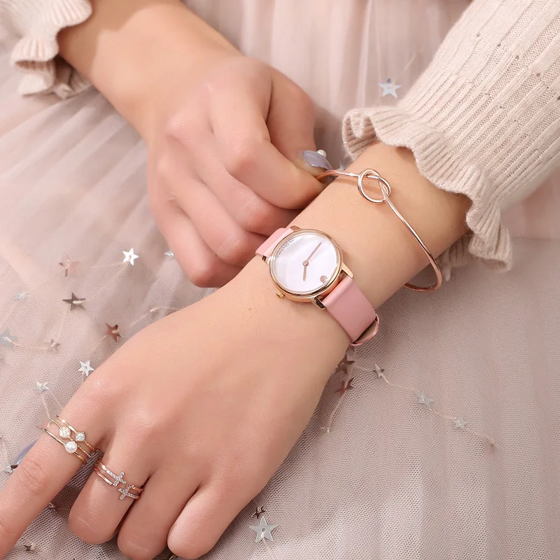 Simple And Stylish Couple'S Quartz Watch With Leather StrapMother-Of-Pearl DialAnd Leather WristbandA Trendy Watch For Women.