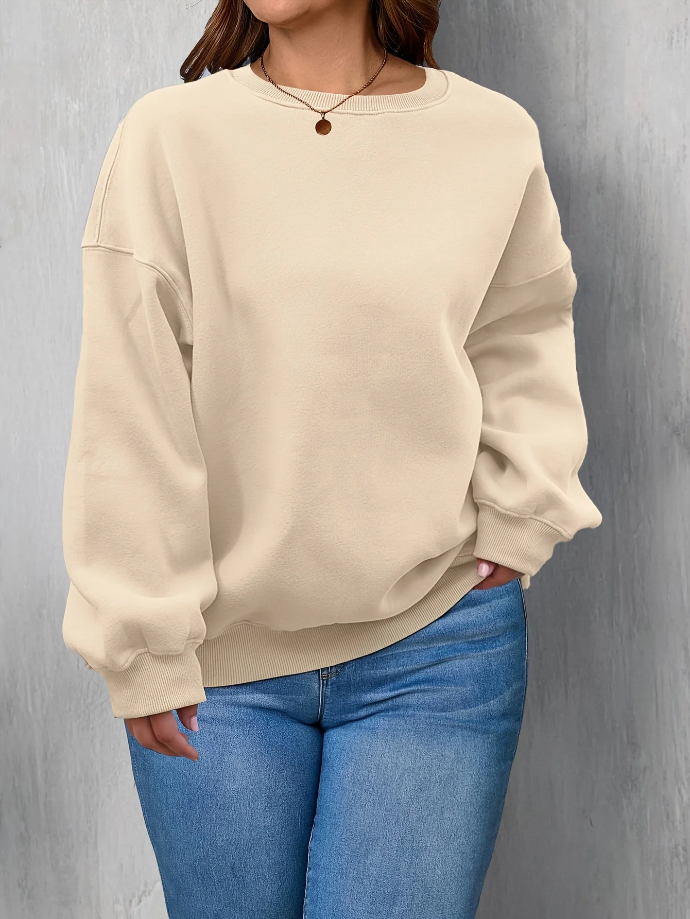 

Женский бежевый свитшот большого размера с круглым вырезом, мешковатый повседневный пуловер с длинными рукавами, топ 2025 г.