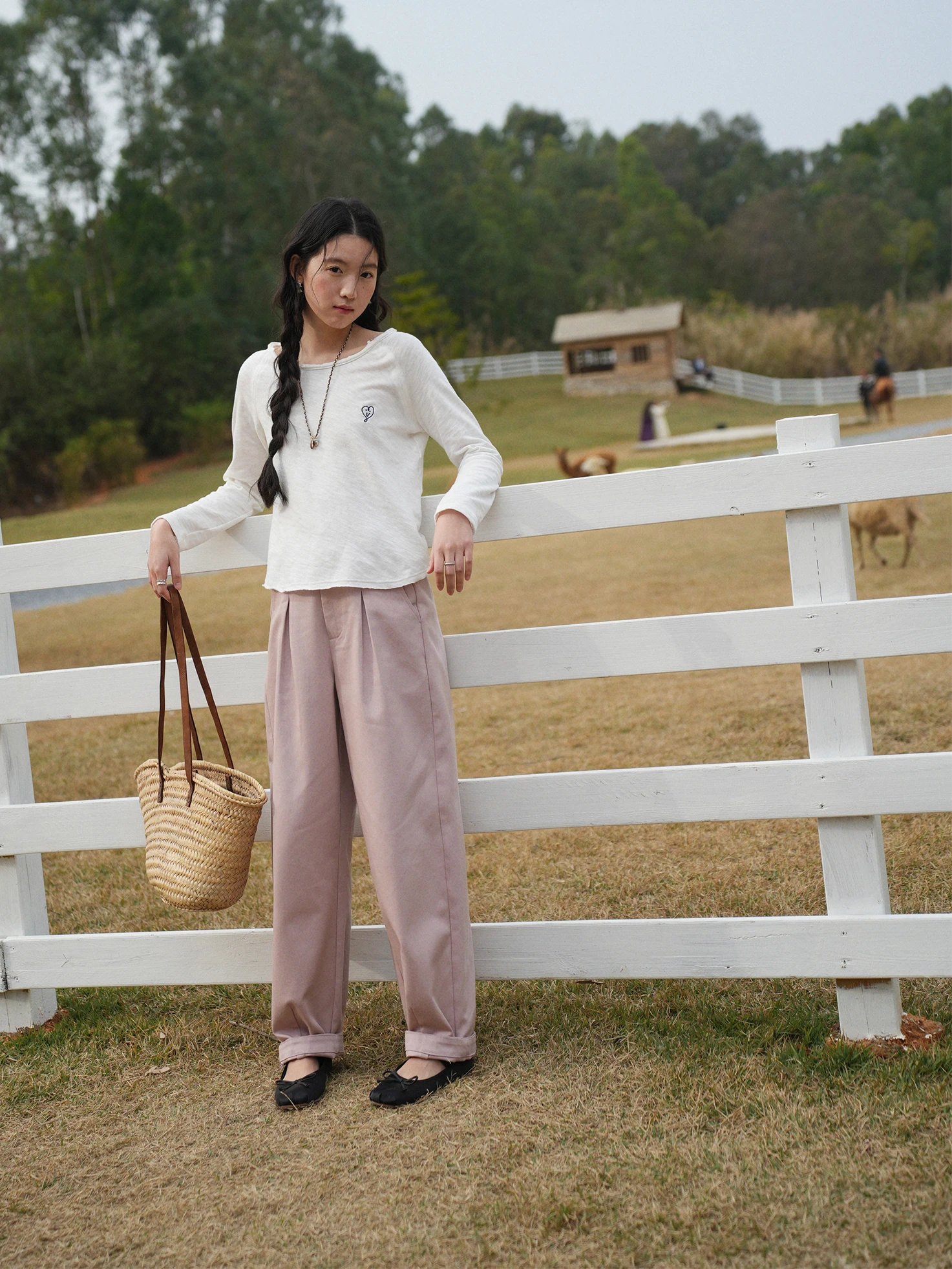 

Botanique Plant Science Loose Fit Cotton Carrot Casual Pants Women's Natural Waist Button Closure Cotton Blend