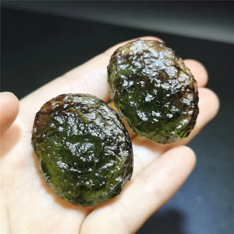5-25g Quality Natural Moldavite Green Aerolites Crystal Stone for Pendant Energy Apotropaic Czech Meteorite Mineral Specimen 1pc