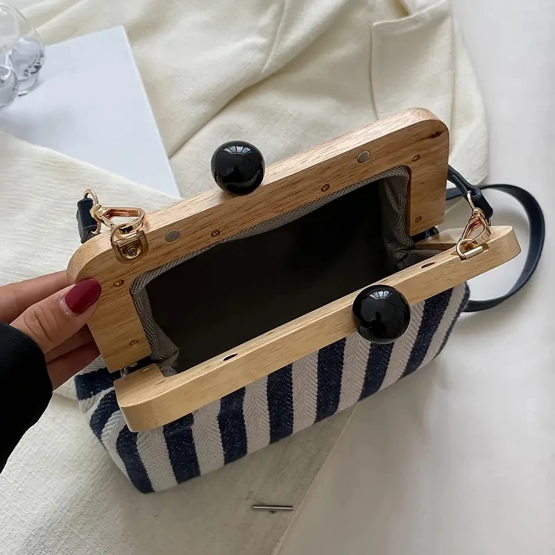 Fashion Striped Wooden Clip Shell Women Shoulder Bags Elegant Crossbody Bags Clutch Purses for Party 2024