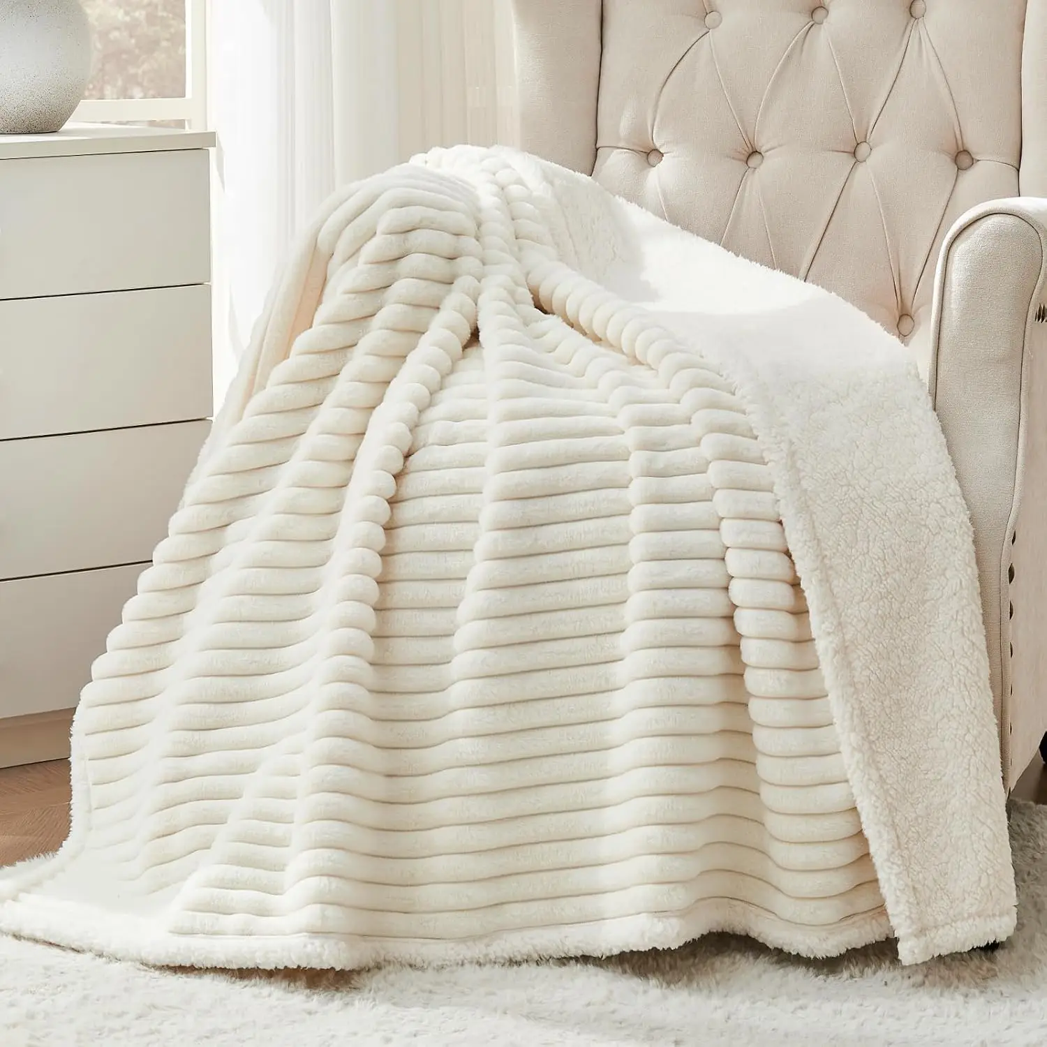 

Waterproof Calming Dog Blanket 1250GSM Thick Noiseless Soft Plush Faux Fur Pet Throw Washable Furniture Protector 79×91 Inch