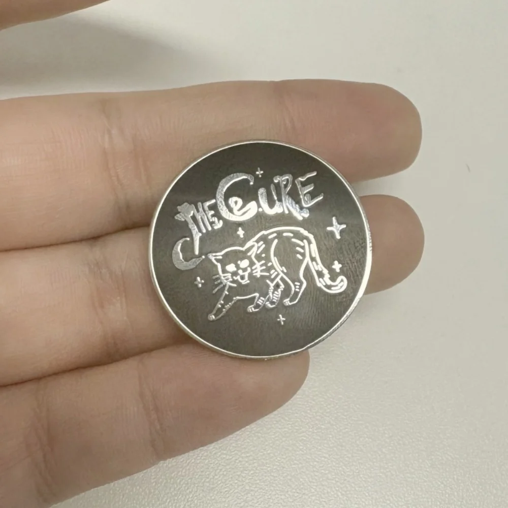 Banda gato logotipo emblema distintivo enigmático mistério gatinho escuro esmalte pino música fã presente coleção