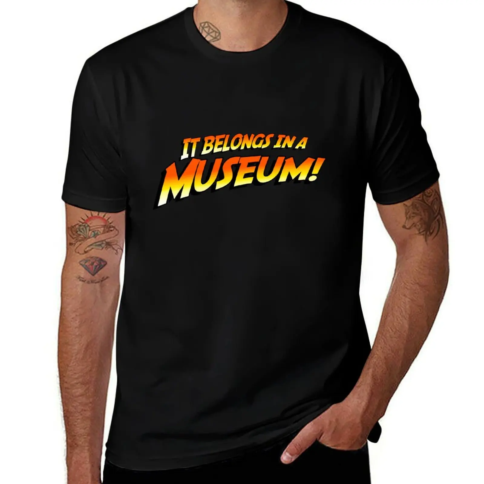 C'est un objet qui devrait être exposé dans un musée ! T-shirt classique à manches courtes avec motif graphique
