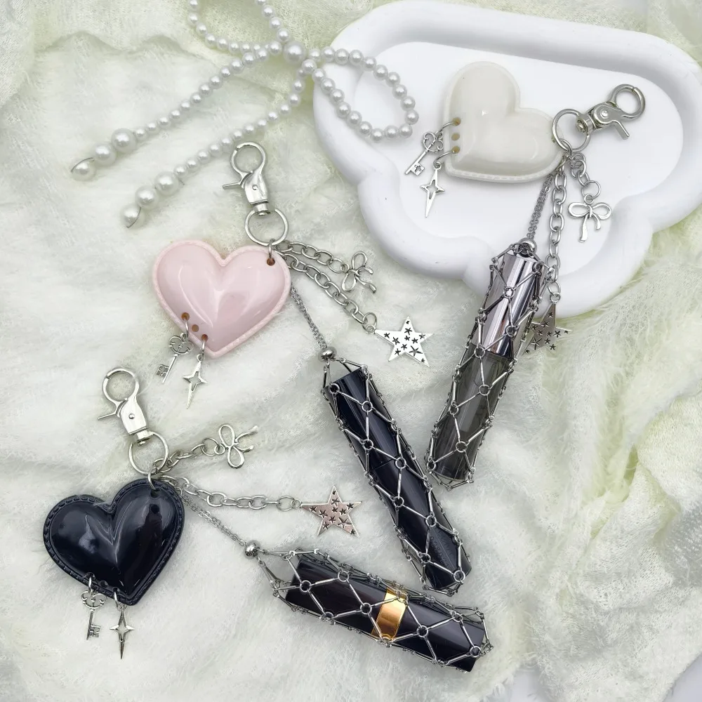 Y2K Trendige Metall-Lippenstifttasche mit Netz-Schlüsselanhänger, Liebesanhänger, tragbarer Schlüsselring, Spiegel-Schutztasche, Charm-Ketten für Damen als Geschenk – Detail 1