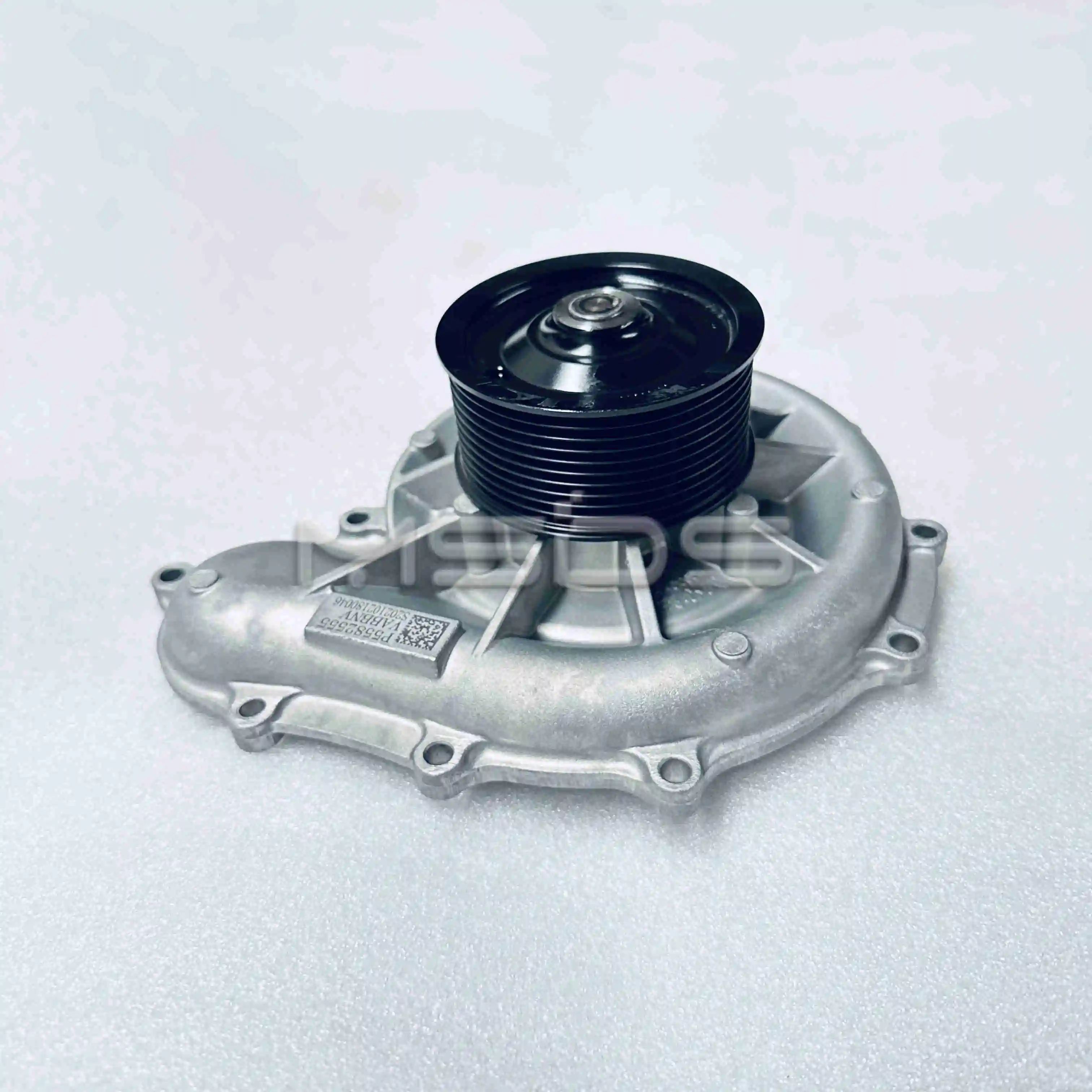 

Factory Hot Sale 15N Engine Parts Water Pump 5582555