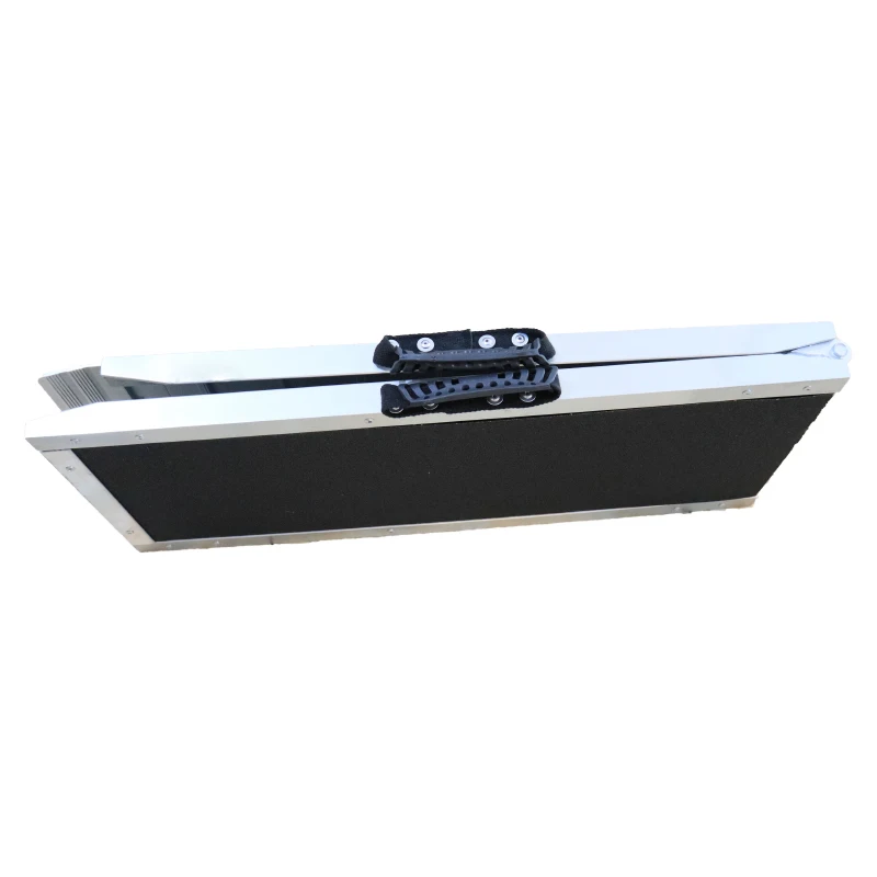 Portable Aluminum Folding Car Ramps CE Certified 600 Lbs Load Capacity 4ft Anti-Slip Rehabilitation Therapy Supplies